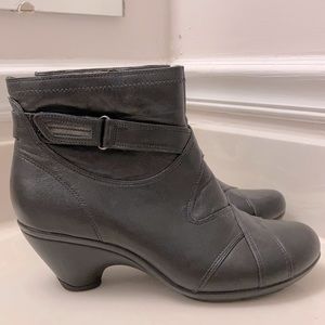 Clark’s Privo Black Leather Ankle Boots 8.5 size